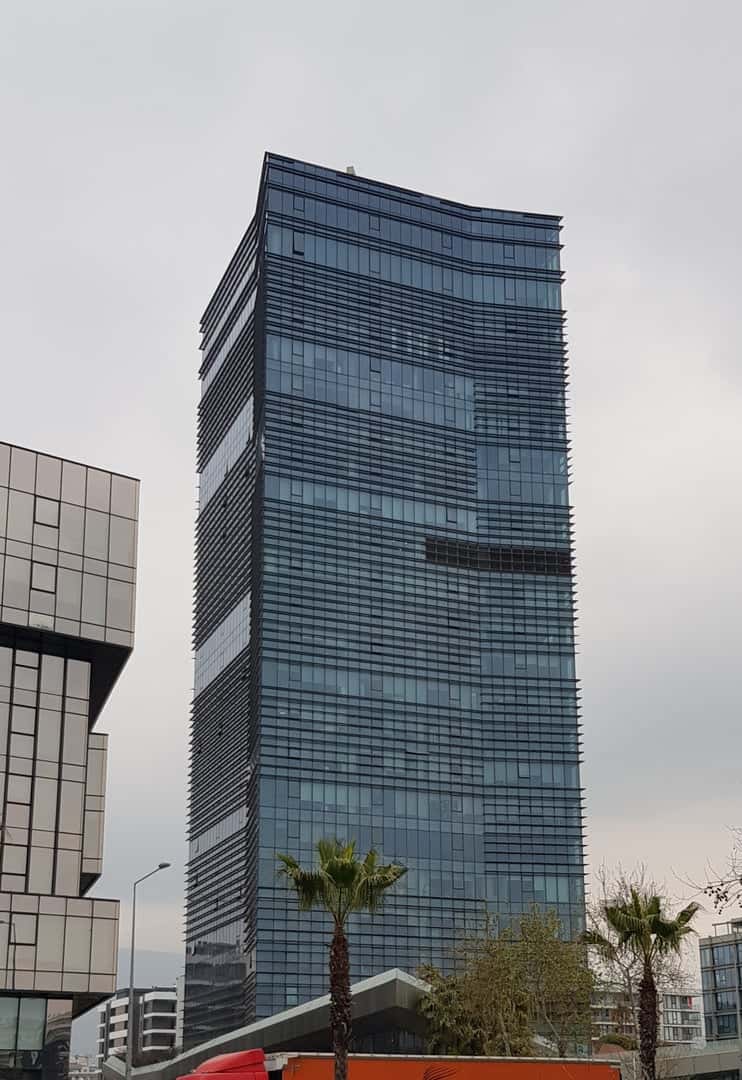 Bayraklı Tower — ofis binası