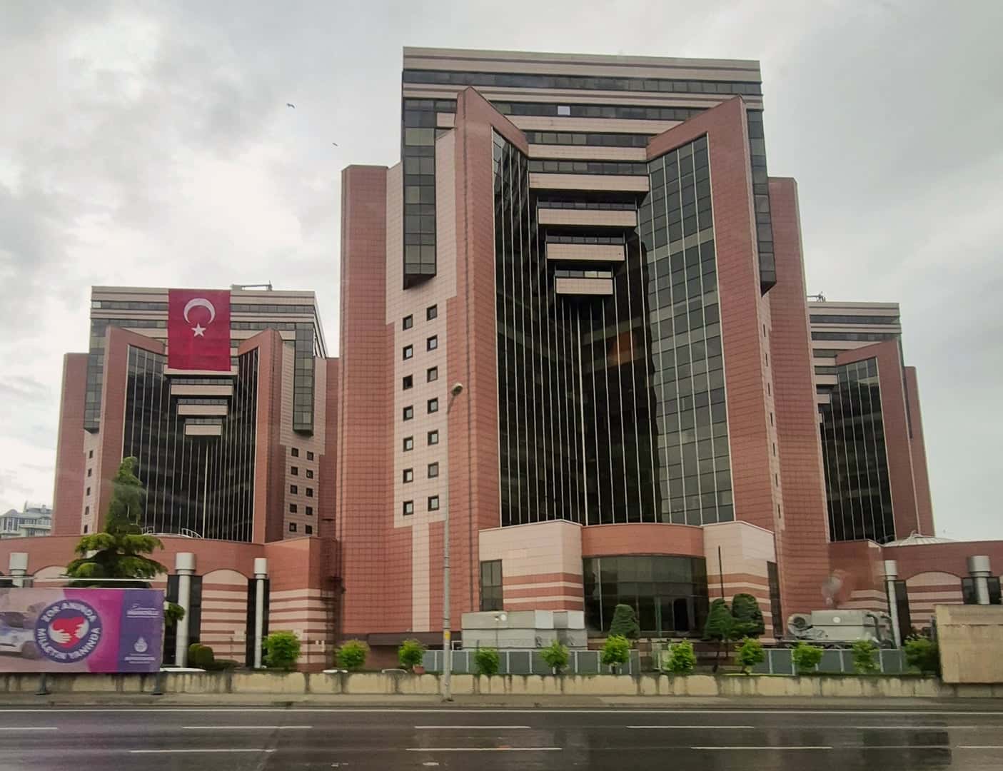 İstanbul Dünya Ticaret Merkezi (İDTM) — ofis binası
