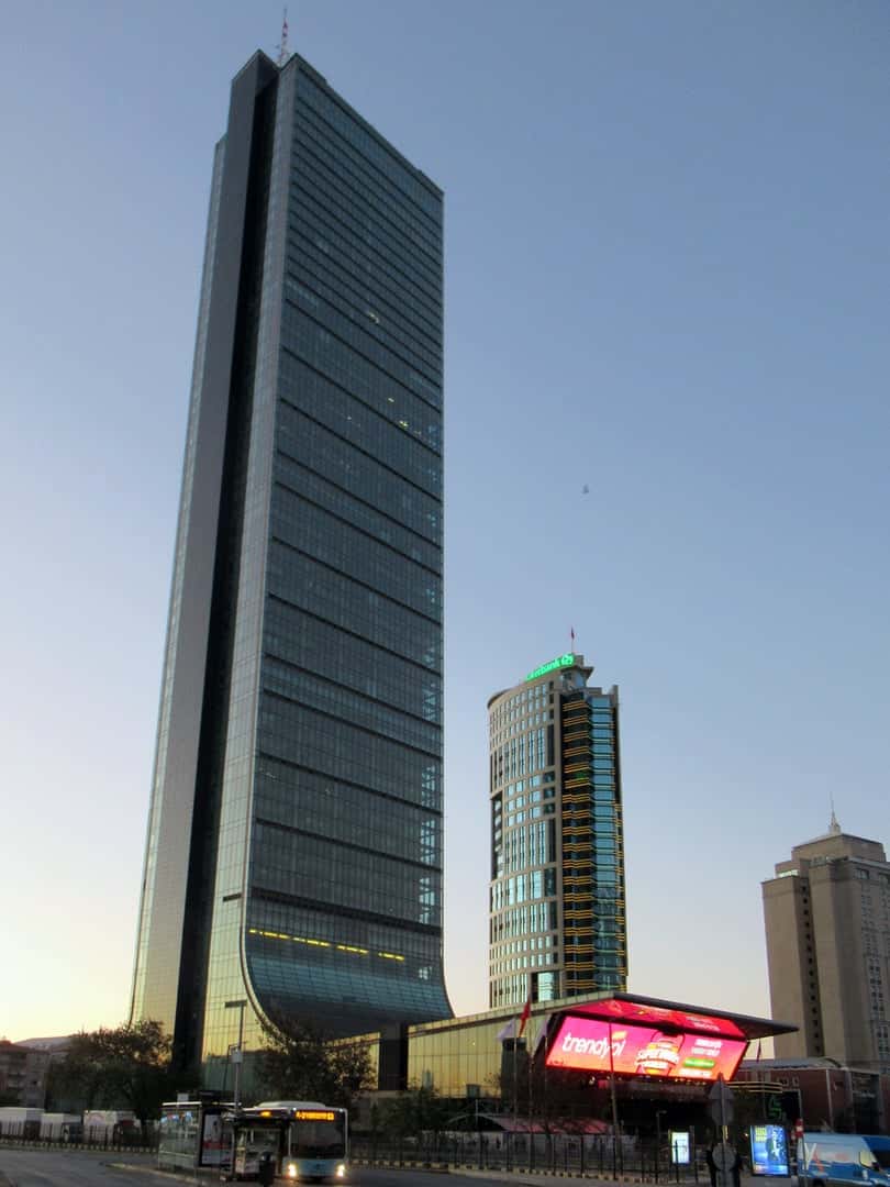 İstanbul Sapphire — ofis binası