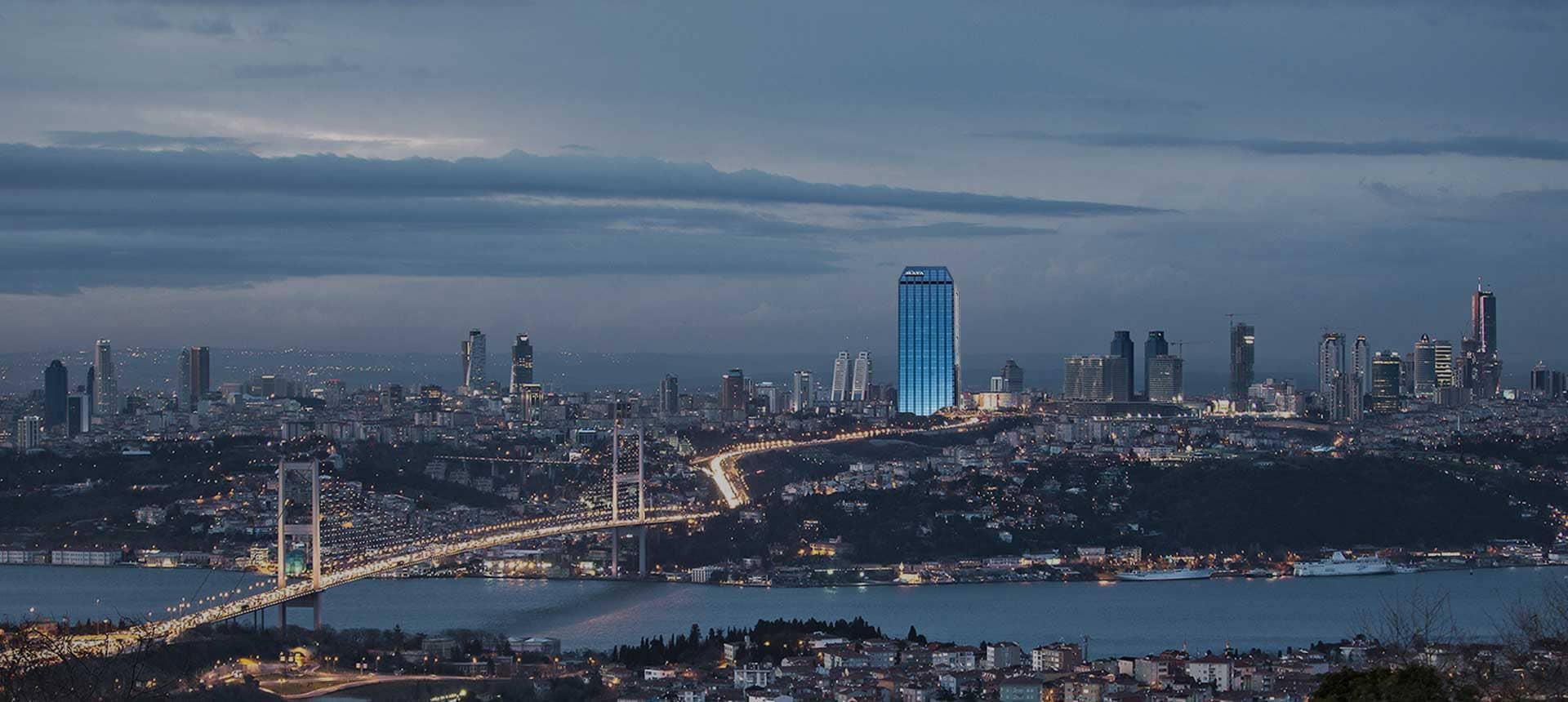 Maya Akar Center — ofis binası