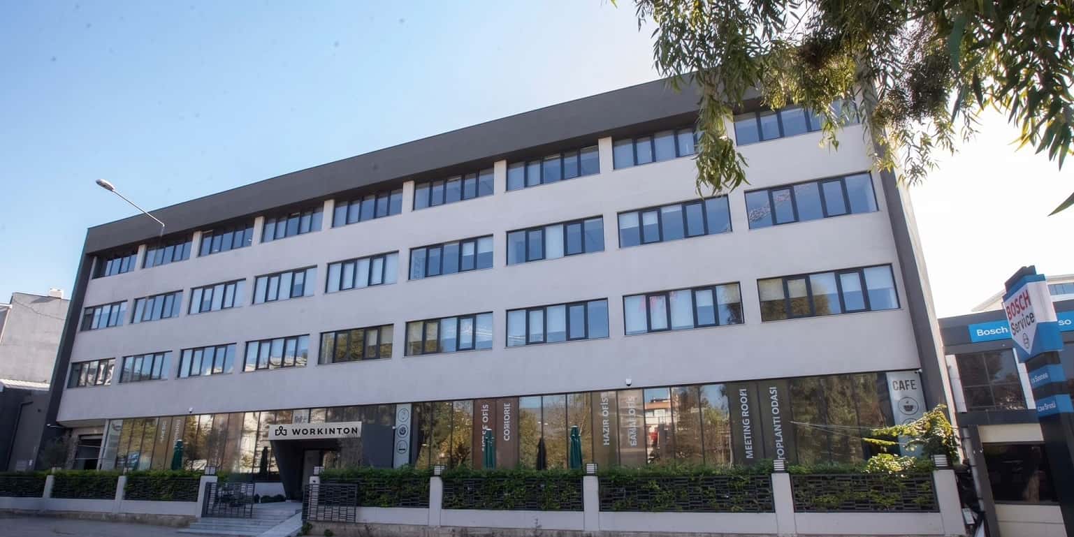Plaza 82 — ofis binası