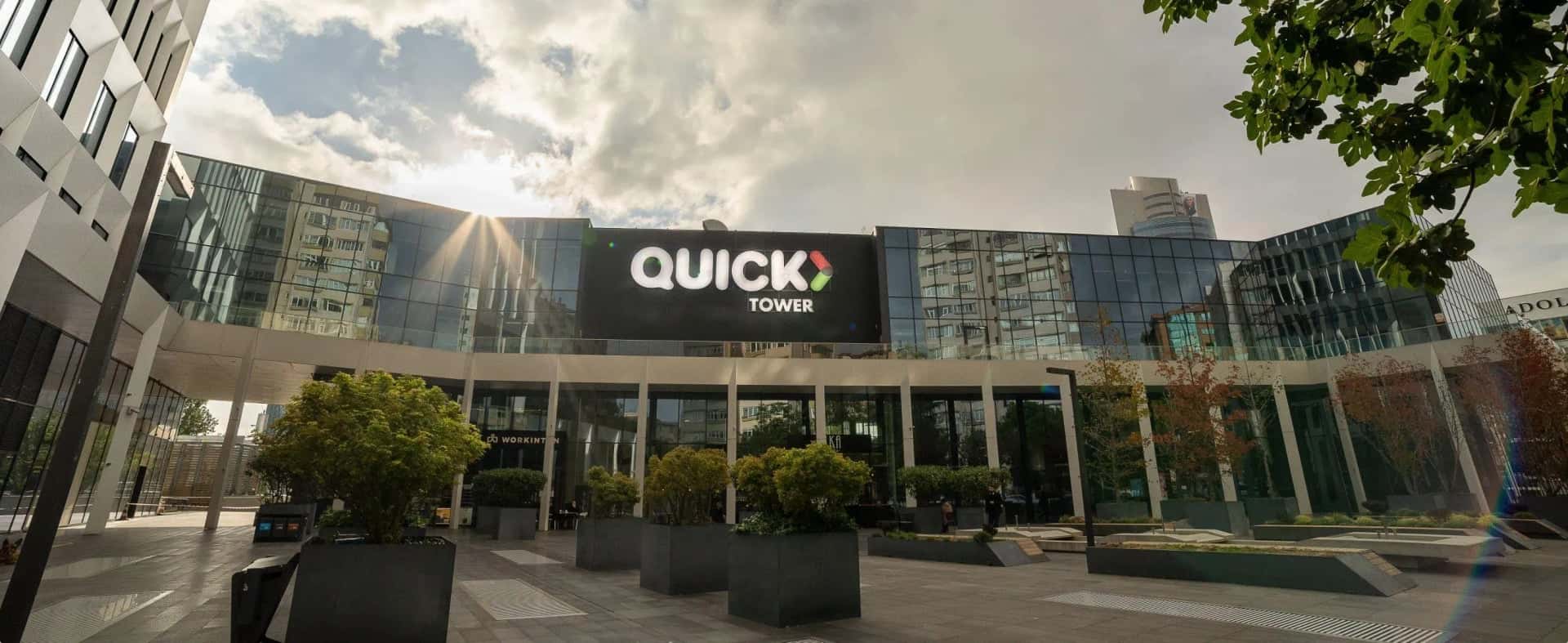 Quick Tower — ofis binası
