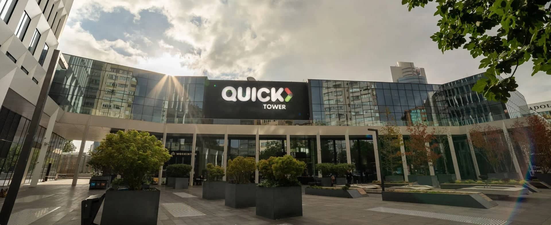 Quick Tower — ofis binası