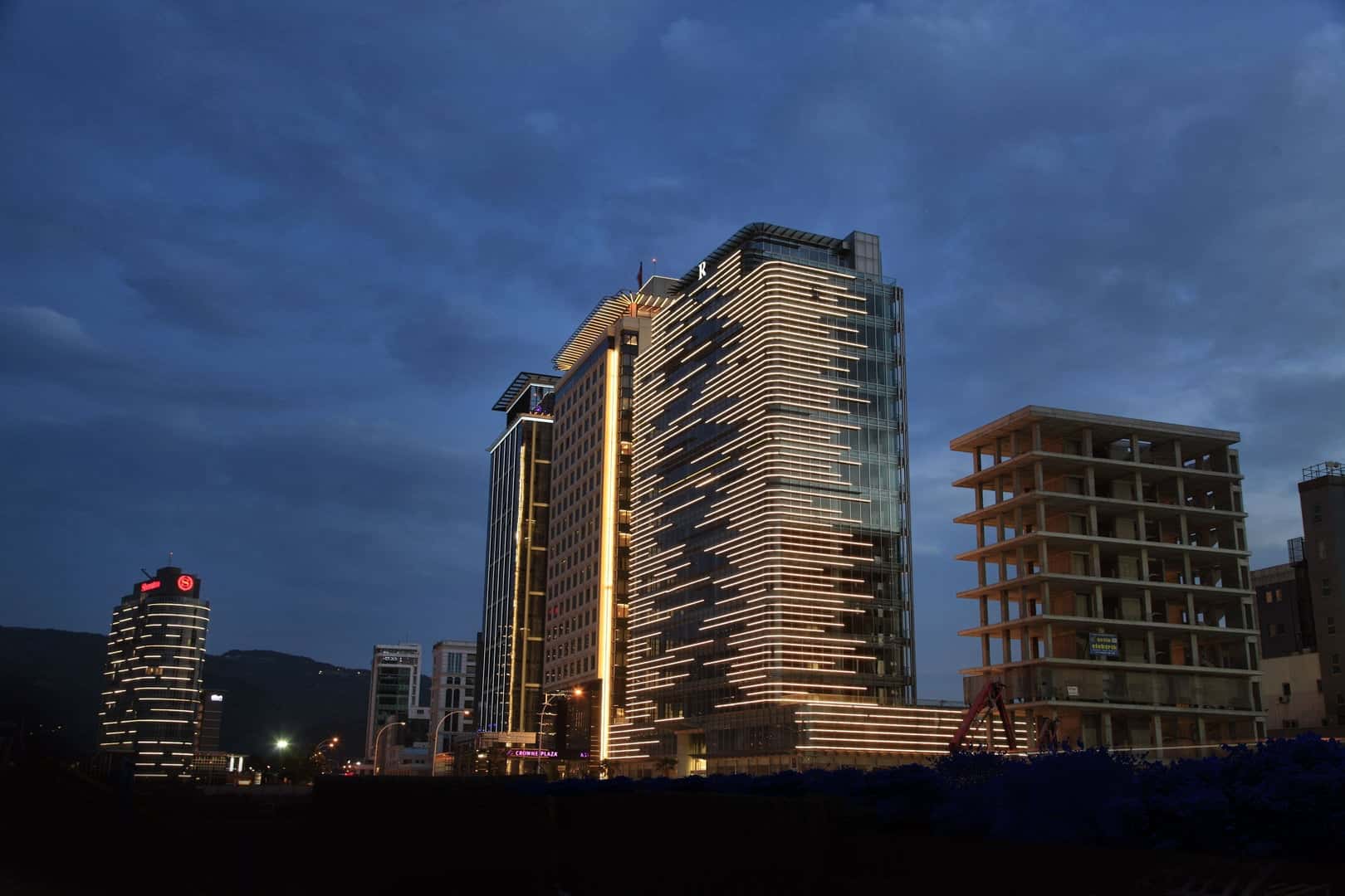 R Plaza — fotoğraf 2