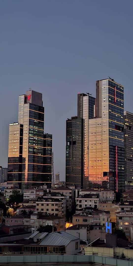 Torun Center — ofis binası