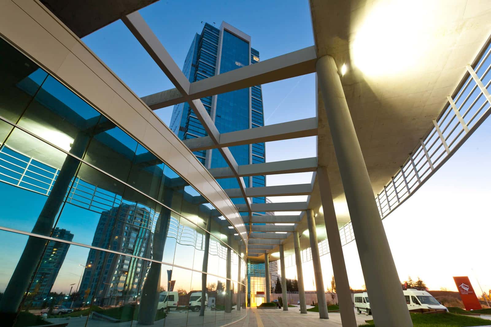 Viatwins Plaza — ofis binası