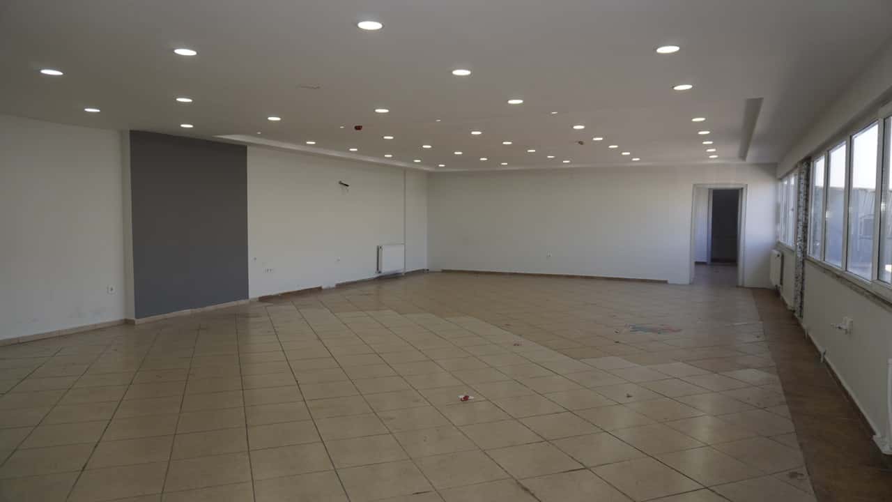 Özcanlar İş Merkezi — ofis binası
