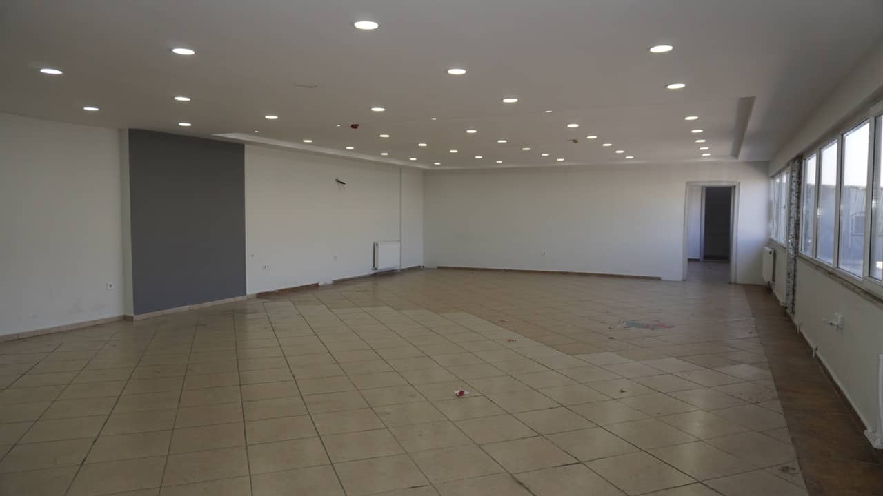 Özcanlar İş Merkezi — ofis binası