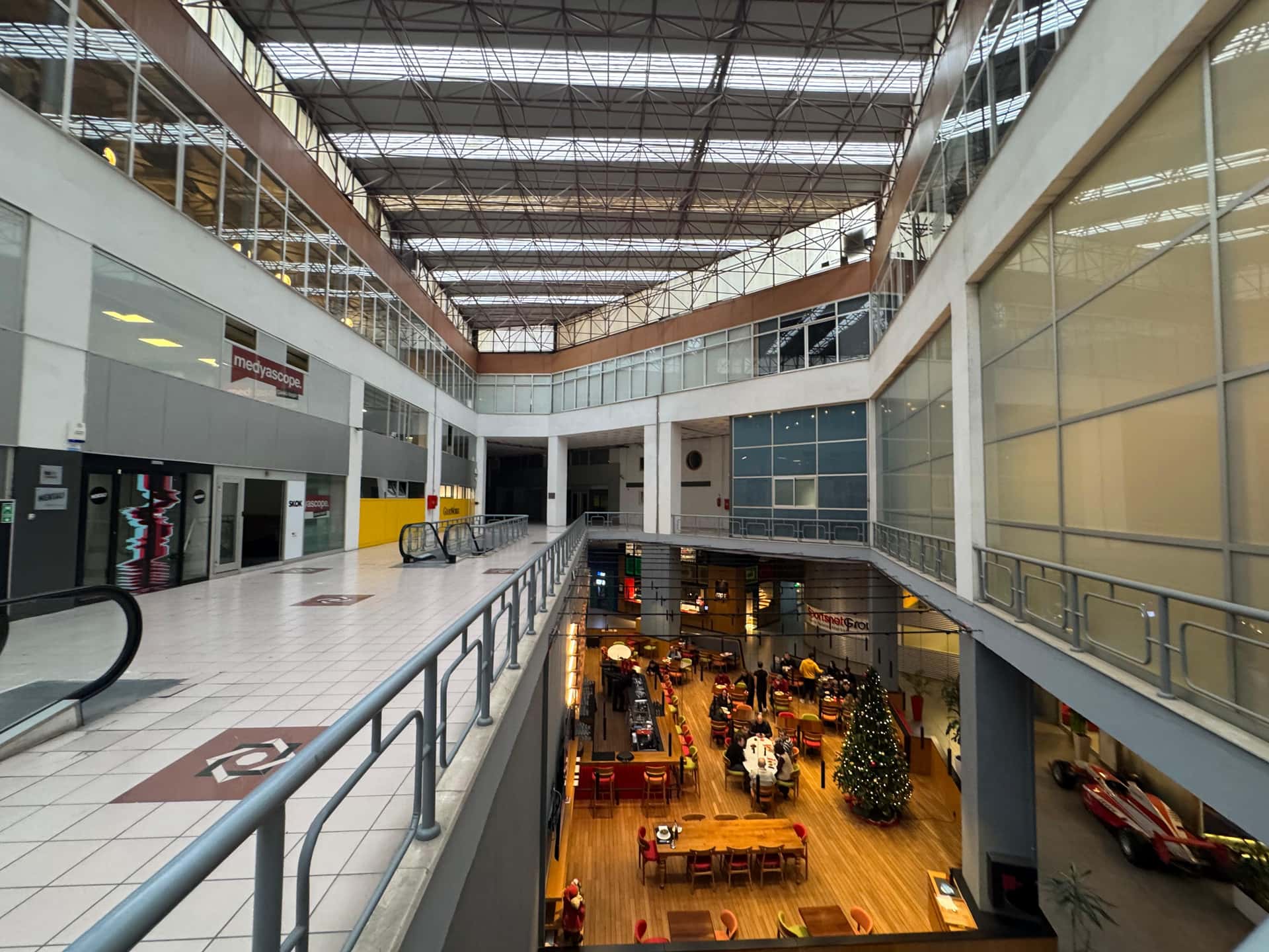 ATA CENTER - Plaza Katı Sarıyer - Fotoğraf 3