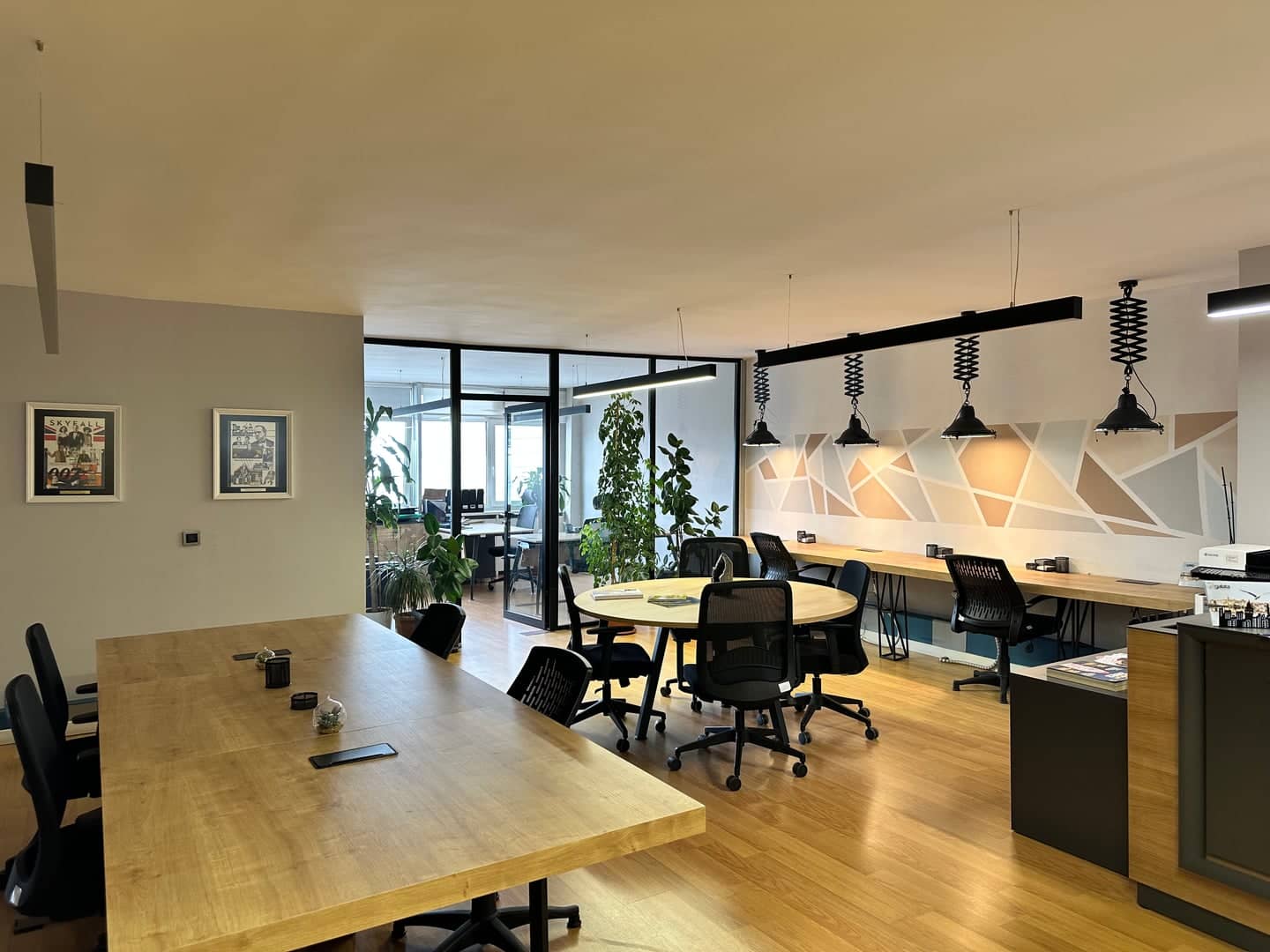 Beyoğlu İş Merkezi — ofis binası