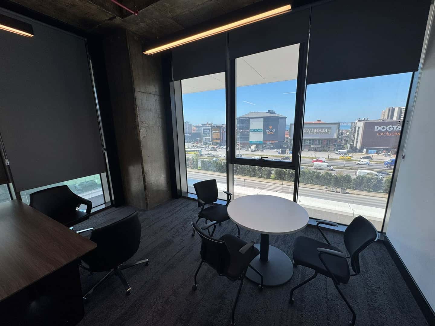 ETS Plaza - Fotoğraf 1
