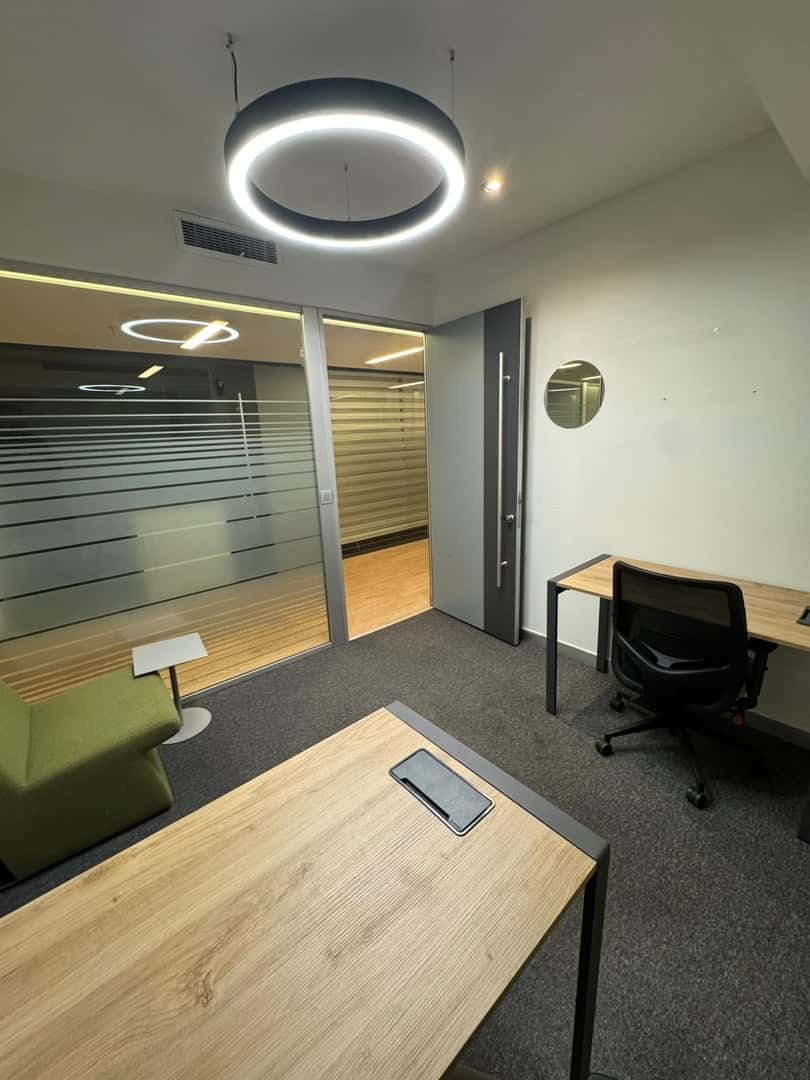 Kanyon Avm Yanında 11m2 Hazır Ofis - Fotoğraf 1
