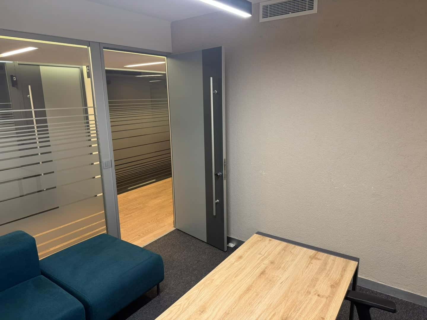 Kanyon Avm Yanında 14m2 Hazır Ofis - Hazır Ofis Şişli - Fotoğraf 2