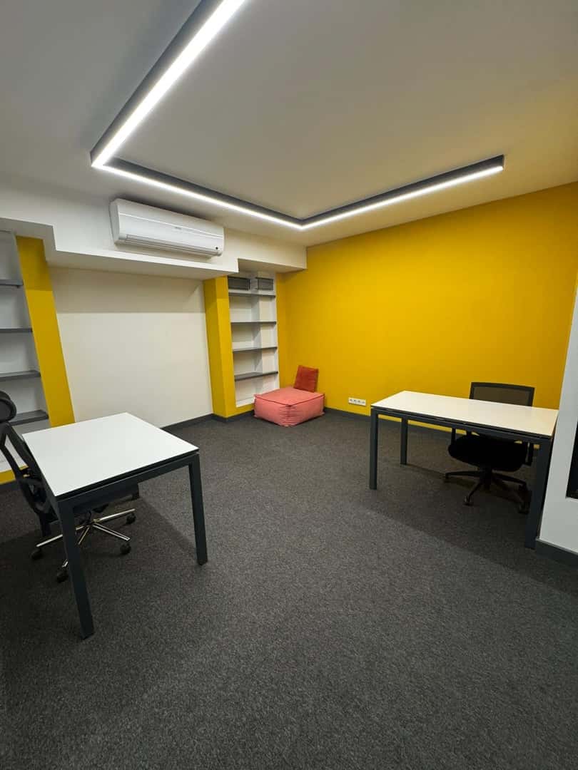 Levent Plaza'da 32m2 Hazır Ofis - Fotoğraf 1