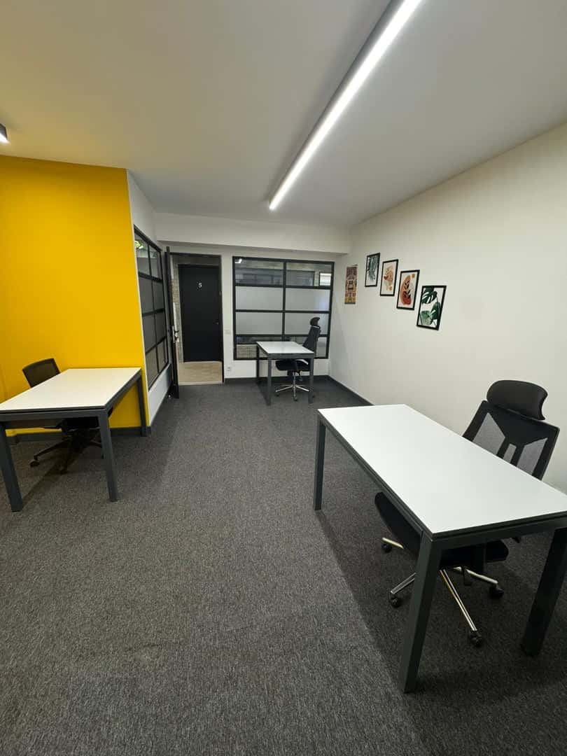 Levent Plaza'da 32m2 Hazır Ofis - Hazır Ofis Şişli - Fotoğraf 3