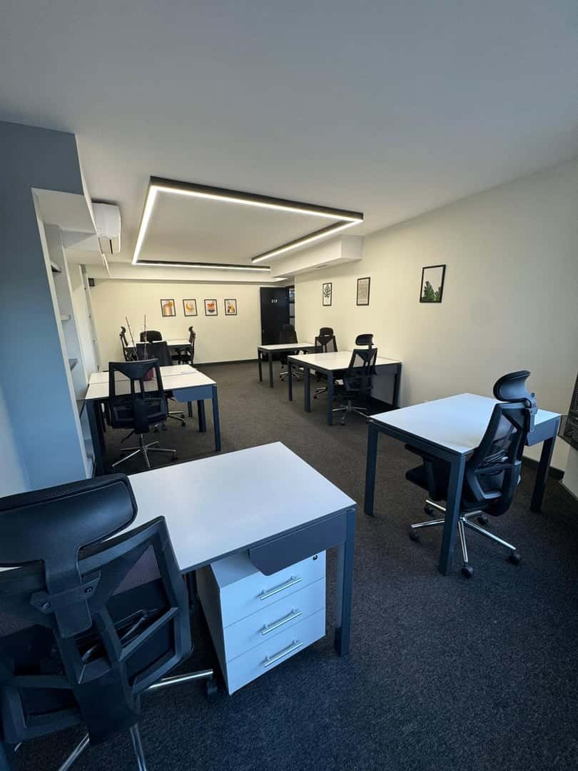 Levent Plaza'da 40m2 Hazır Ofis - Fotoğraf 1