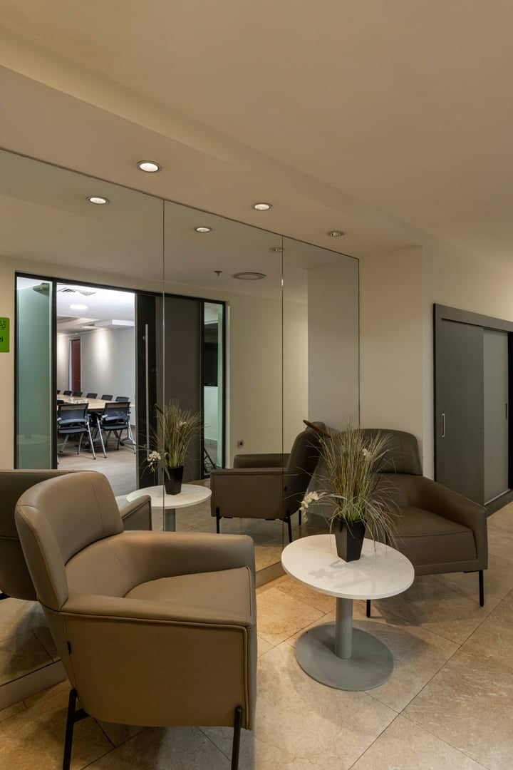 Pol Center — ofis binası
