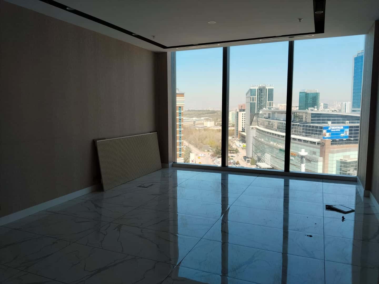 YDA Plaza - Fotoğraf 1